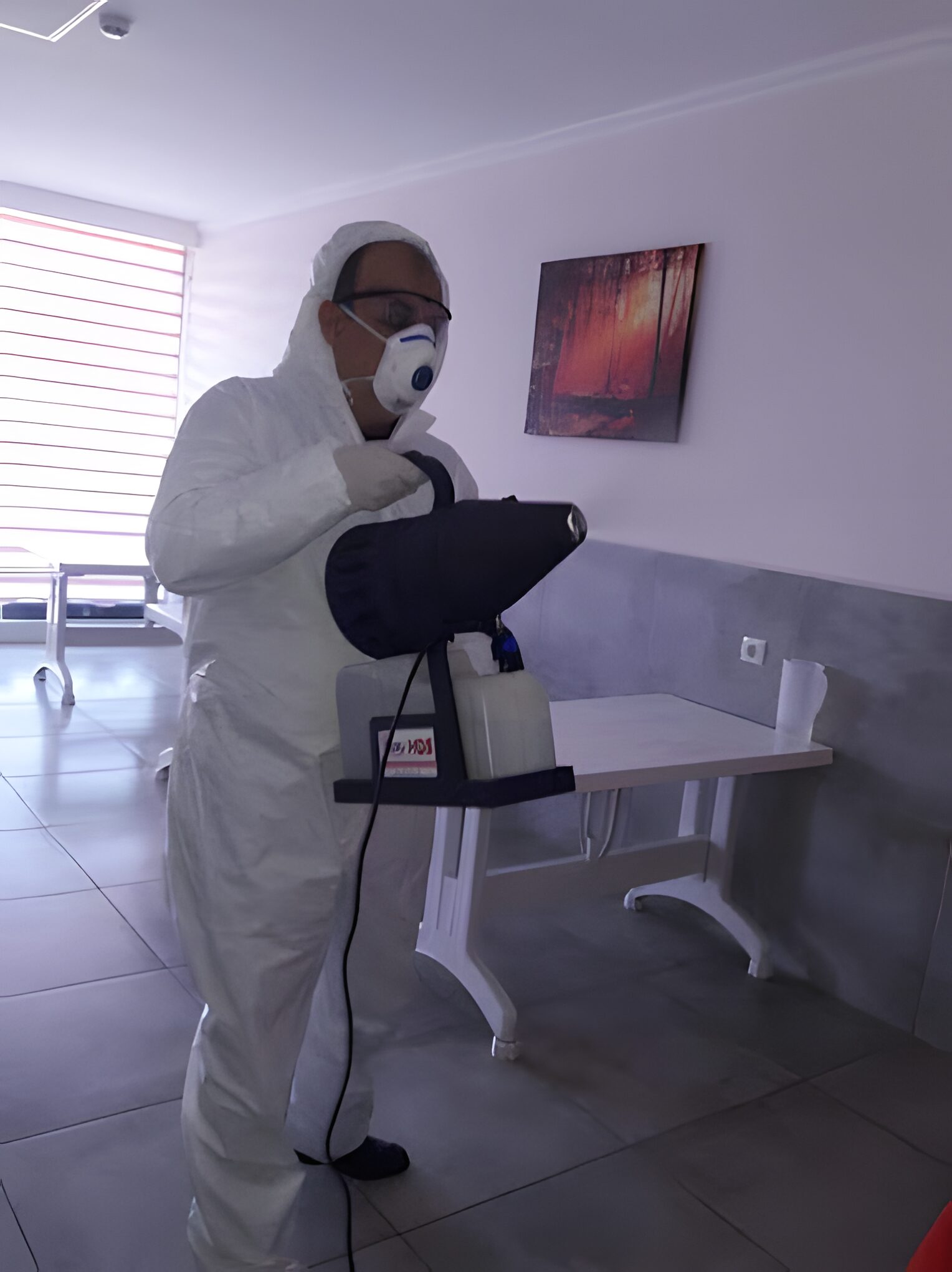 Kapalı alanda detaylı böcek ilaçlama uygulaması